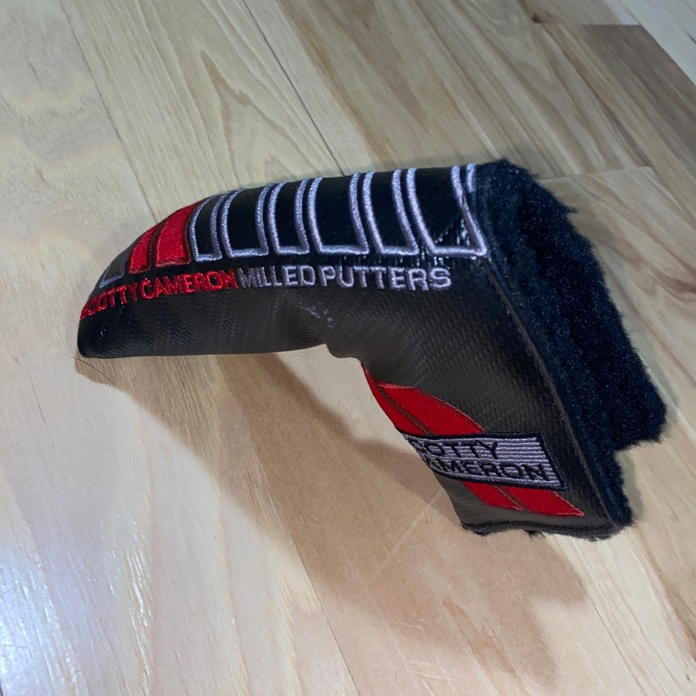 New Scotty Cameron racing putter head cover.